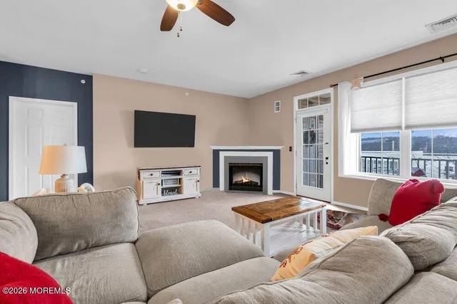 $489,000 | 136 Mill Pond Way, Unit 22, Eatontown, NJ 07724