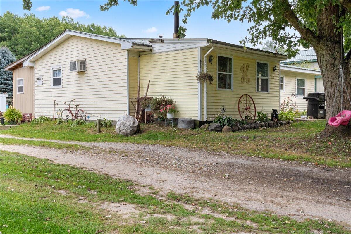 7120 Cedar Lake Road Northeast Edmore, MI 48829 - Photo 4 of 26 04-IMG_7489