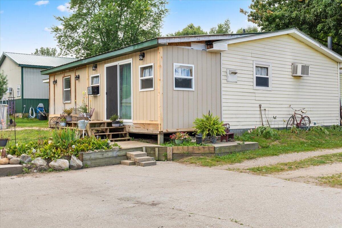 7120 Cedar Lake Road Northeast Edmore, MI 48829 - Photo 5 of 26 05-IMG_7495