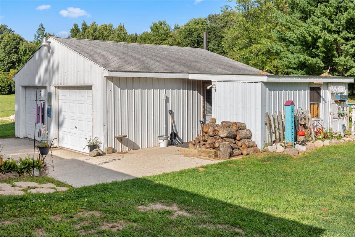 7120 Cedar Lake Road Northeast Edmore, MI 48829 - Photo 7 of 26 07-IMG_7507