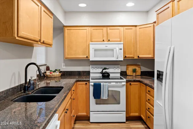 $2,500 | 533 West Guadalupe Road, Unit 1063, Mesa, AZ 85210