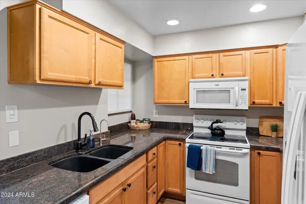 $2,500 | 533 West Guadalupe Road, Unit 1063, Mesa, AZ 85210