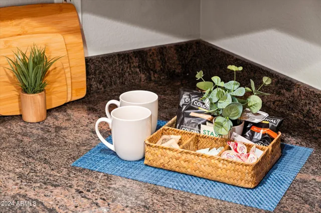 $2,500 | 533 West Guadalupe Road, Unit 1063, Mesa, AZ 85210