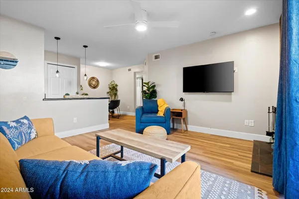 $2,500 | 533 West Guadalupe Road, Unit 1063, Mesa, AZ 85210