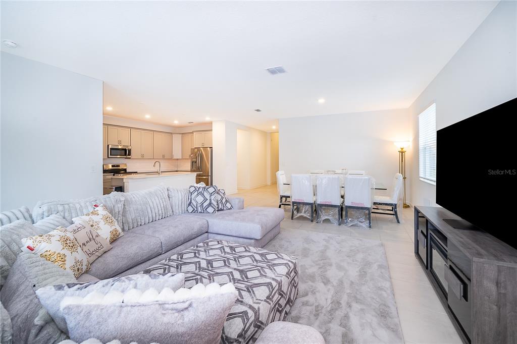 4318 Eastminster Road Davenport, FL 33837 - Photo 8 of 39