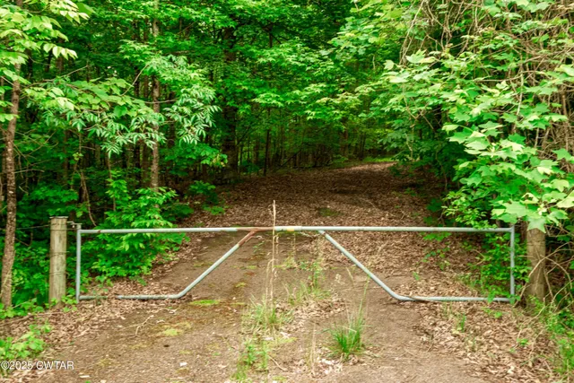 a view of a tennis court