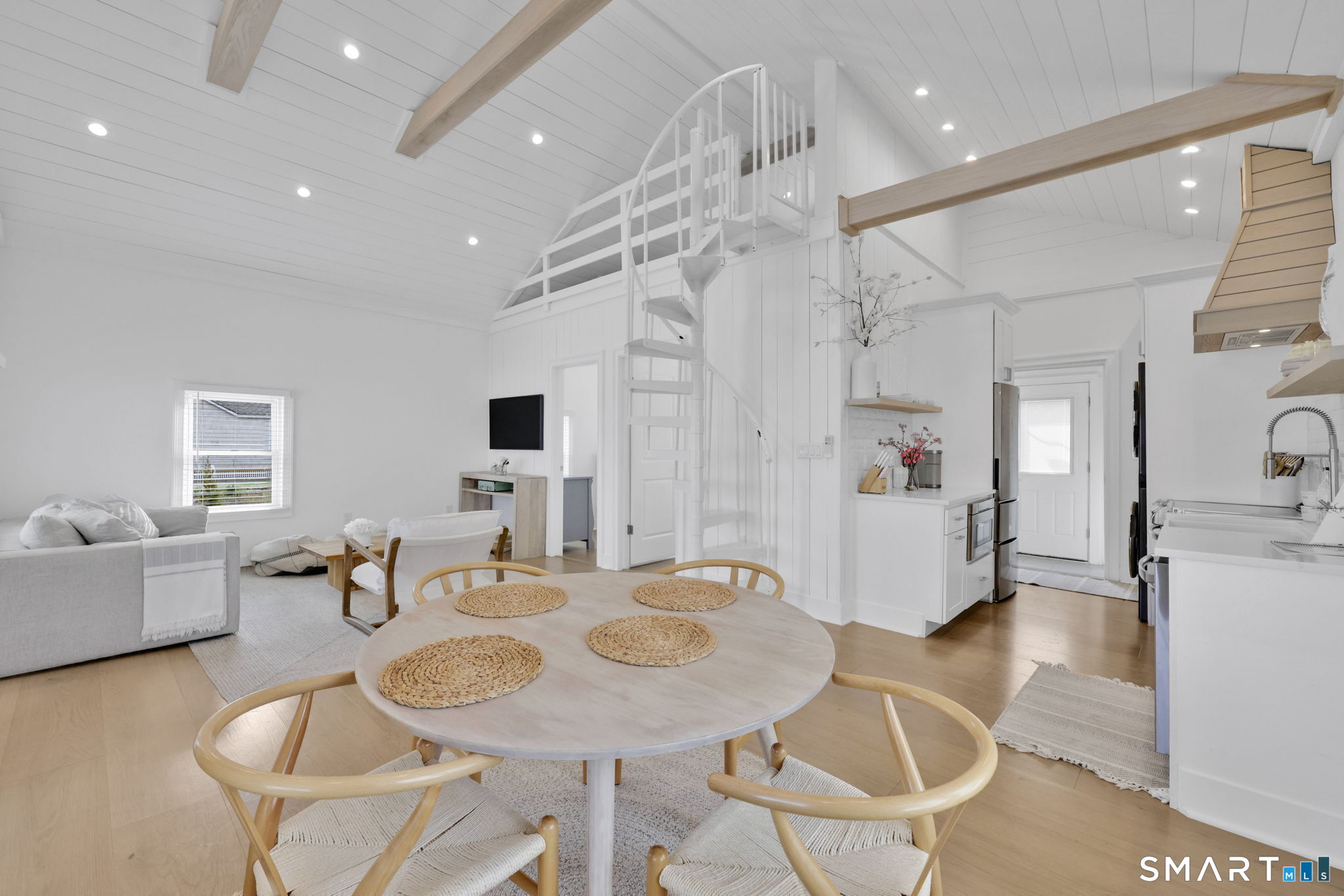 120 A Shore Road Clinton, CT 06413 - Photo 1 of 28 Gallery Image 1