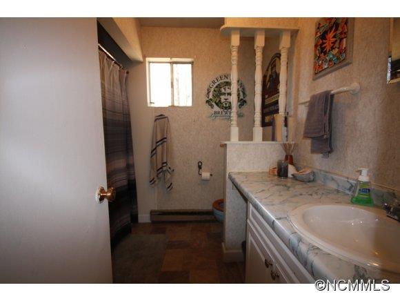 5 Glen View Road Arden, NC 28704 - Photo 6 of 7 Gallery Image 6