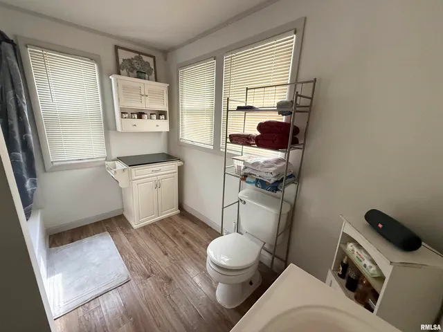 $65,000 | 116 Wilson Street, Hurst, IL 62949