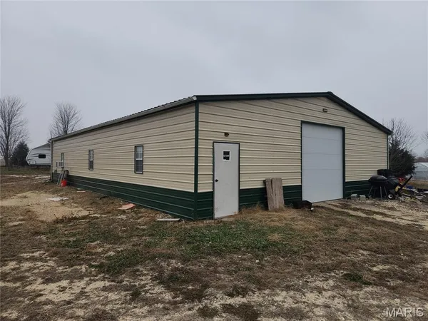 $295,000 | 23235 Dalton Road, Warrenton, MO 63383