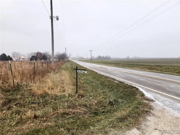 $295,000 | 23235 Dalton Road, Warrenton, MO 63383