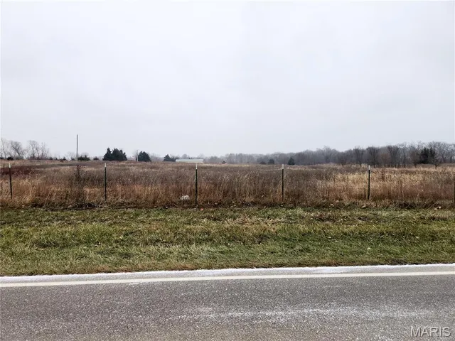 $310,000 | 23235 Dalton Road, Warrenton, MO 63383