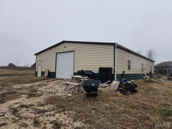 $295,000 | 23235 Dalton Road, Warrenton, MO 63383