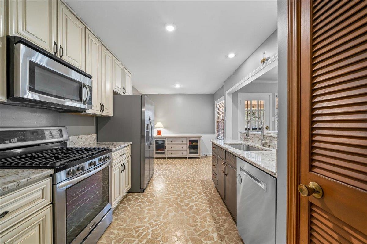 5457 Quince Road Memphis, TN 38119 - Photo 12 of 36