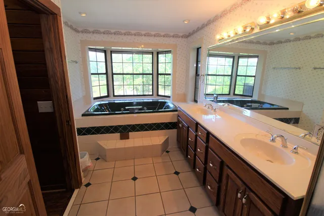 $950,000 | 507 Js McLeod Jr Way, Blakely, GA 39823