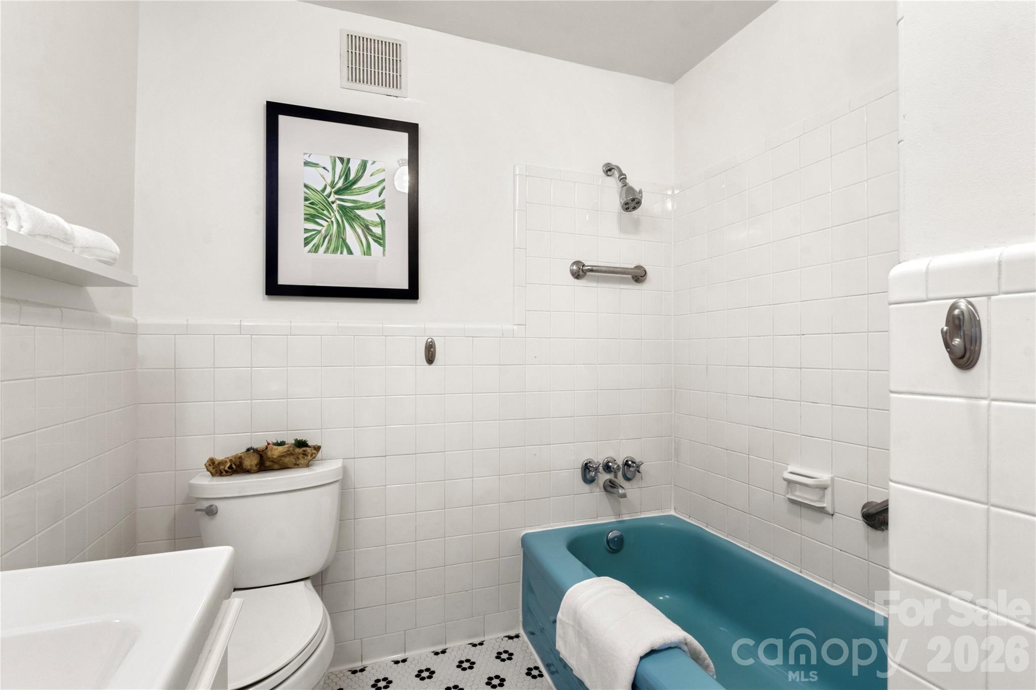 1300 Queens Road, Unit 309 Charlotte, NC 28207 - Photo 20 of 29 Gallery Image 20