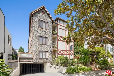 $1,279,000 | 1247 10th Street, Unit 4, Santa Monica, CA 90401