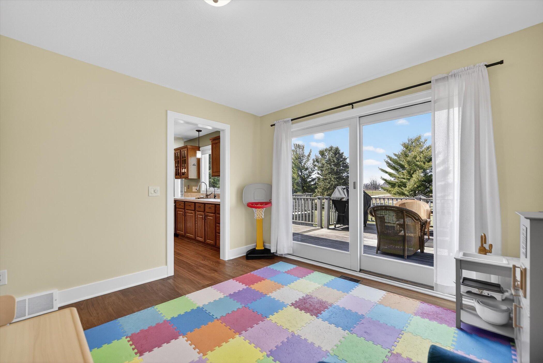 12800 South Wright Road Eagle, MI 48822 - Photo 34 of 58 34-12800 S Wright Rd Eagle-Windowstill