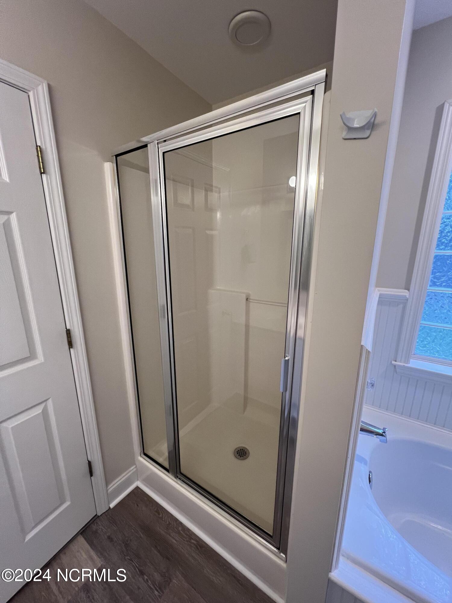 5005 Long Pointe Road Wilmington, NC 28409 - Photo 15 of 29 Primary/MBA Separate Shower