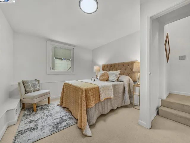 a view of sitting area with furniture and garden