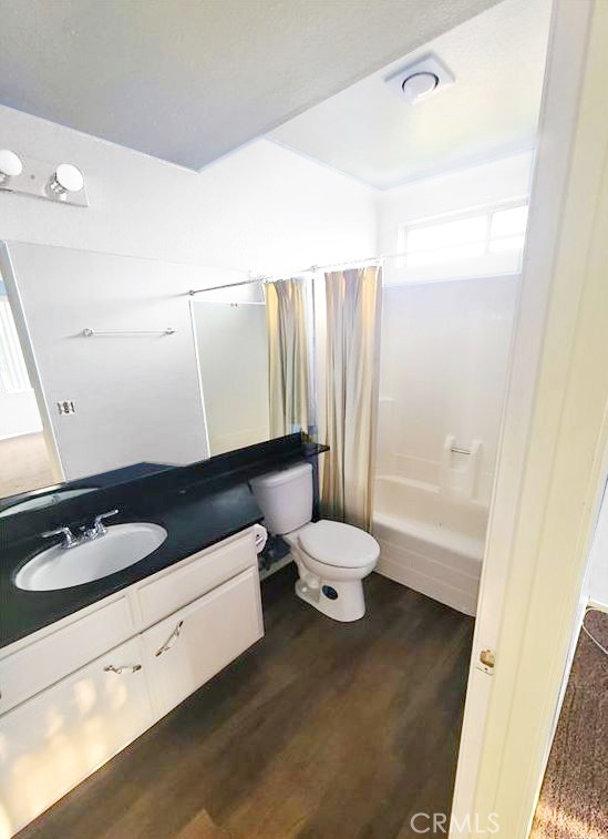 1440 West Edgehill Road, Unit 14 San Bernardino, CA 92405 - Photo 14 of 34 a bathroom with a sink and a mirror