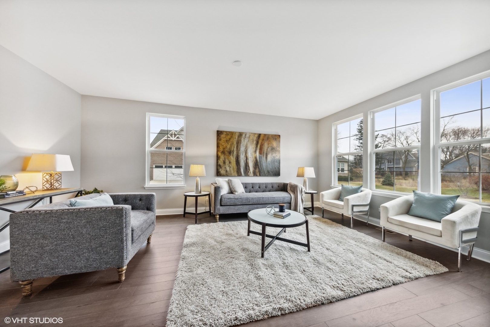 310 Arabian Circle Willowbrook, IL 60527 - Photo 6 of 36 a living room with furniture and a couch