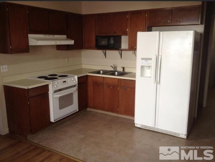 3425 Yosemite Place Reno, NV 89503 - Photo 4 of 13 Photo 4