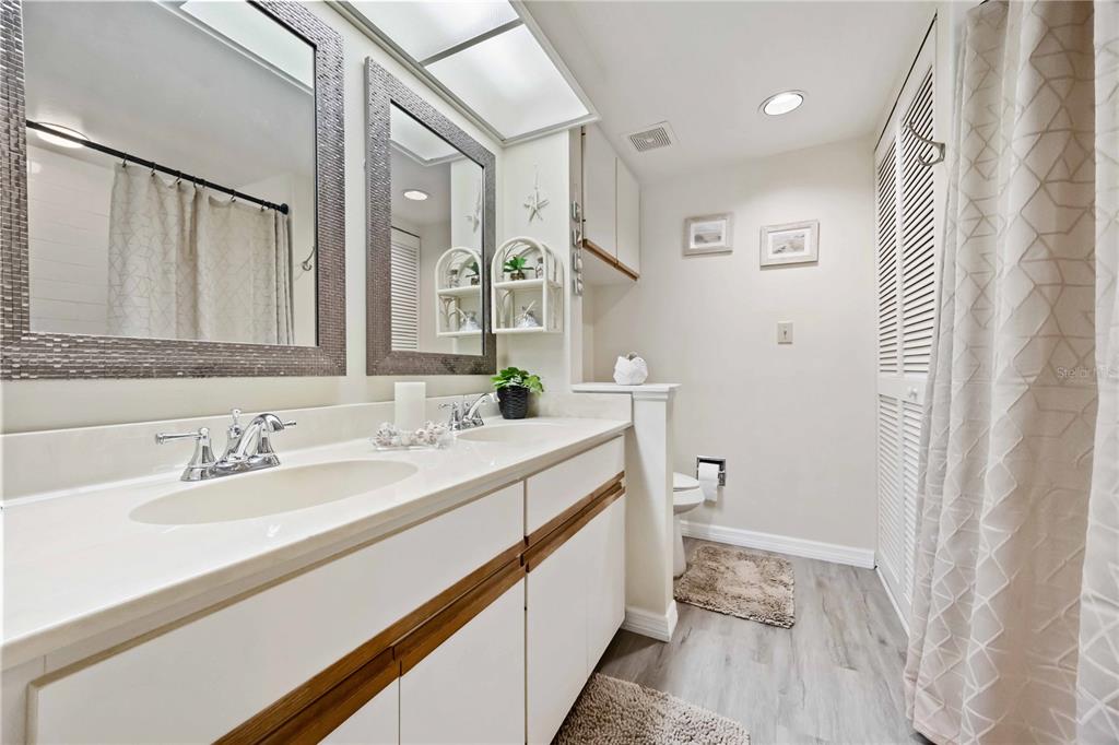 433 Cerromar Lane, Unit 440 Venice, FL 34293 - Photo 29 of 65