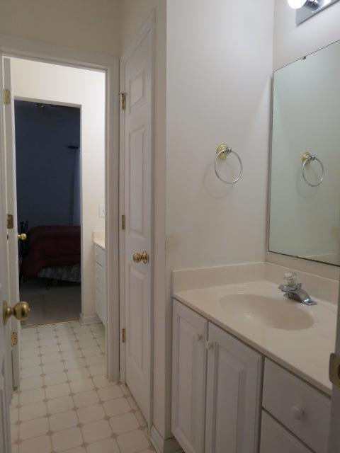560 Pointe Of Oaks Road Summerville, SC 29485 - Photo 22 of 26 hallbathroom