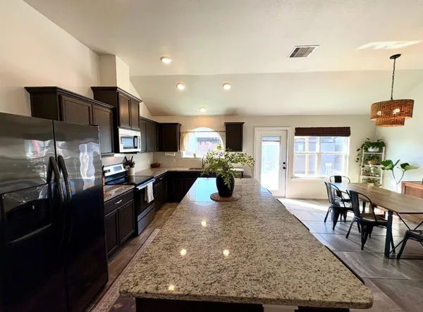 $2,200 | 7509 Loyd Neal Drive, Corpus Christi, TX 78414