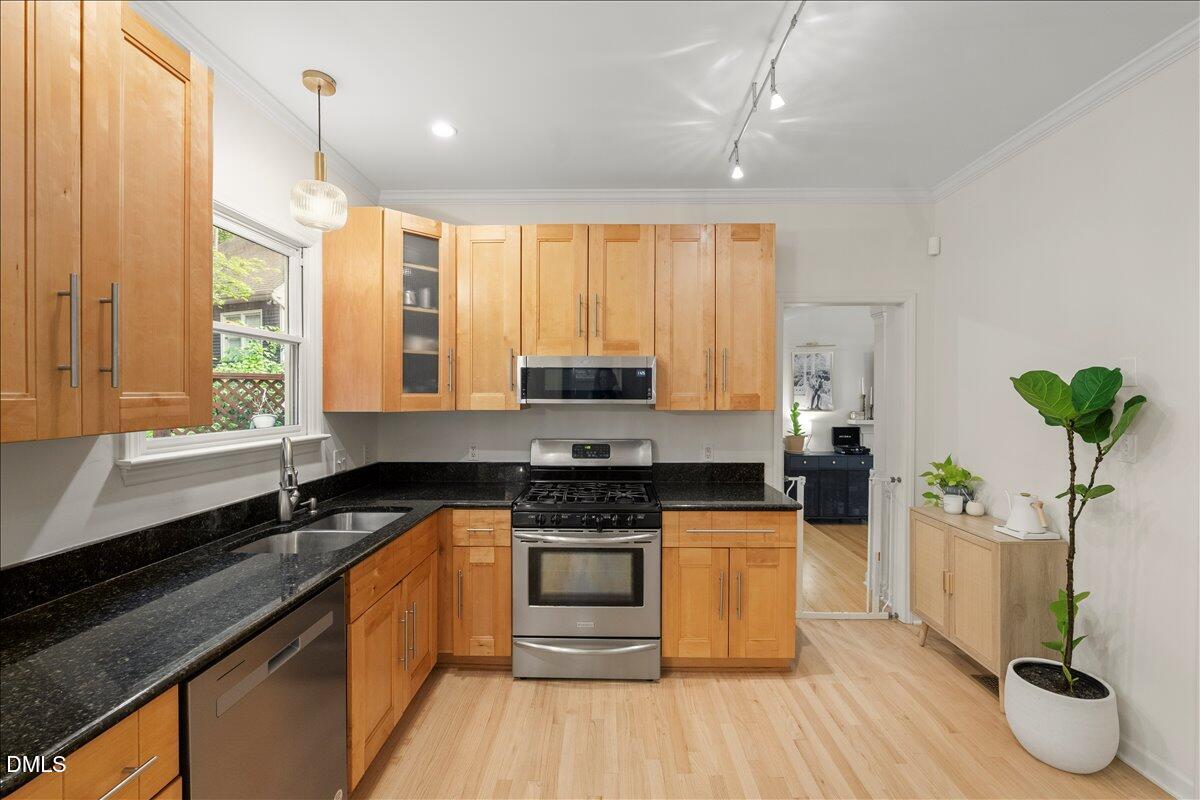6733 Eastbrook Drive Raleigh, NC 27615 - Photo 23 of 37 32-P1136274