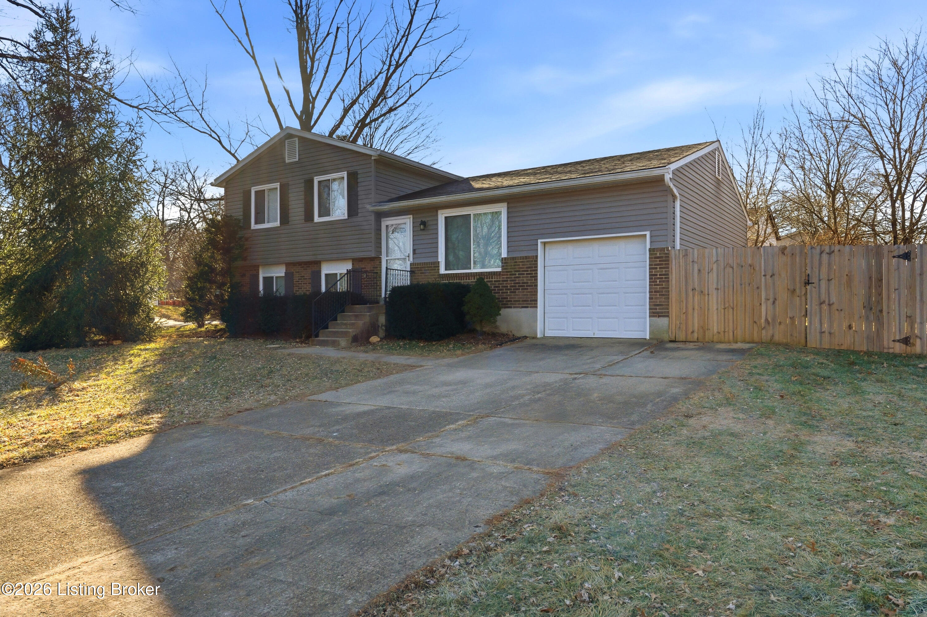 6310 Park Road Crestwood, KY 40014 - Photo 2 of 32 6310park_louisvillerealestatemedia_009