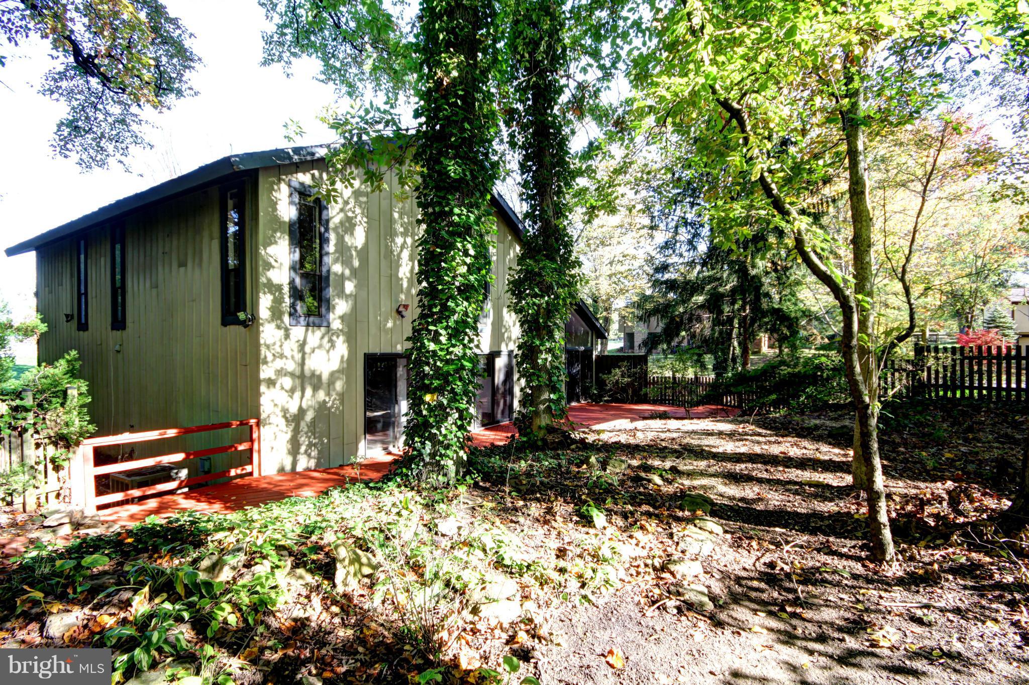 9437 Kilimanjaro Road Columbia, MD 21045 - Photo 29 of 30 Exterior (Rear)