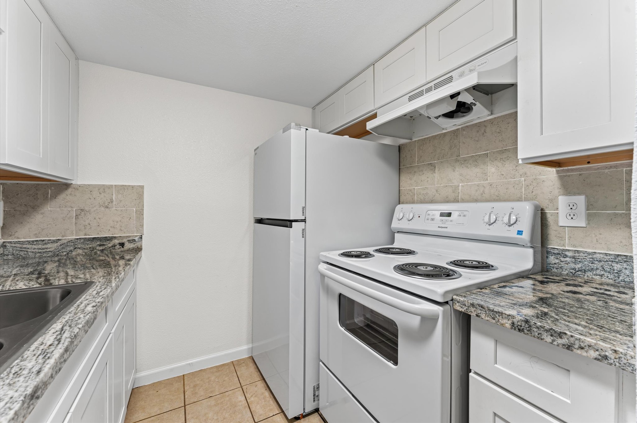 6161 Reims Road, Unit 600 Houston, TX 77036 - Photo 5 of 18 Photos are of model Unit 600