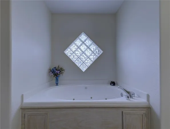 $2,795 | 14126 River Rock Drive, Corpus Christi, TX 78410