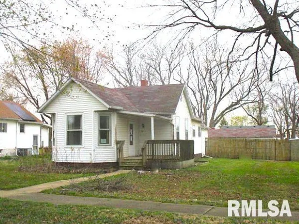 $62,000 | 301 Logan Street, New Holland, IL 62671