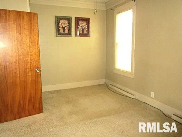 $62,000 | 301 Logan Street, New Holland, IL 62671