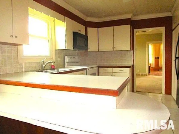 $62,000 | 301 Logan Street, New Holland, IL 62671