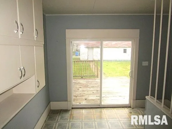 $62,000 | 301 Logan Street, New Holland, IL 62671