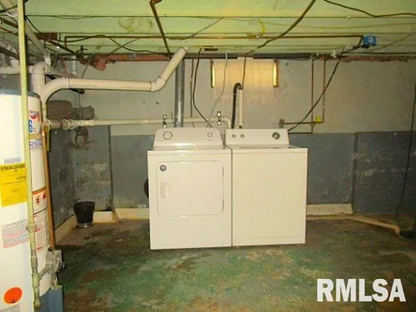 $62,000 | 301 Logan Street, New Holland, IL 62671