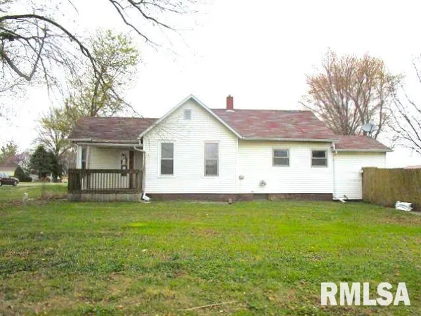 $62,000 | 301 Logan Street, New Holland, IL 62671
