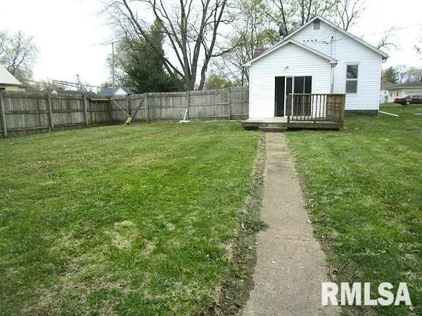 $62,000 | 301 Logan Street, New Holland, IL 62671