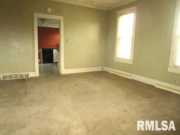 $62,000 | 301 Logan Street, New Holland, IL 62671