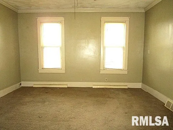 $62,000 | 301 Logan Street, New Holland, IL 62671