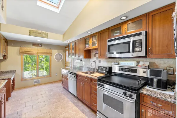 $660,000 | 50 Cindy Street, Old Bridge, NJ 08857