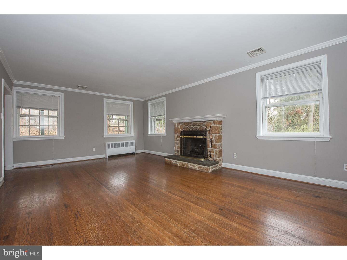 152 East Conestoga Road Devon, PA 19333 - Photo 4 of 25 Living Room
