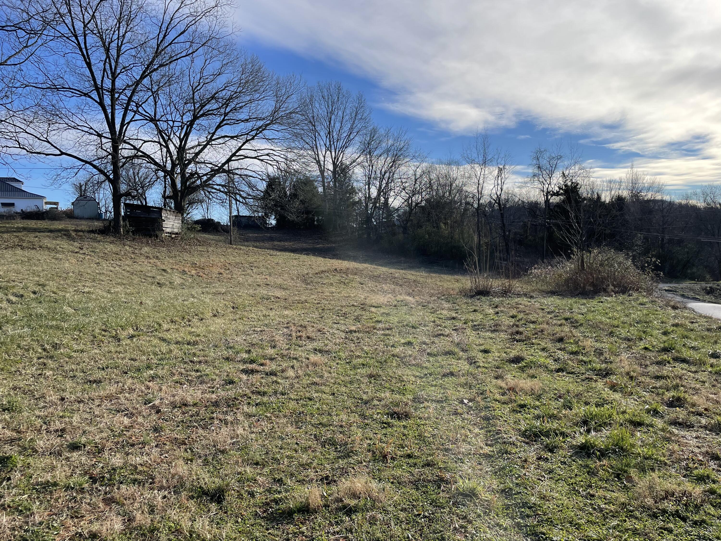 115 Colonial Road Rogersville, TN 37857 - Photo 3 of 16 7228EAE7-8722-4A4E-9EAE-914F0E7FFC54