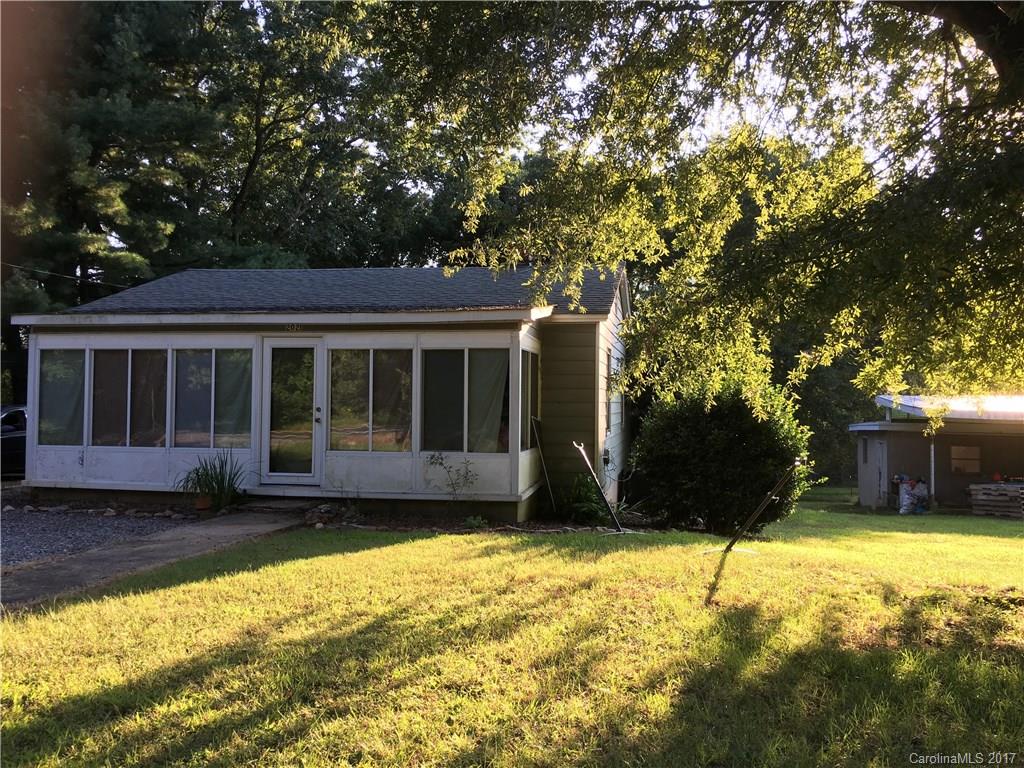 2021 Robinson Road Newton, NC 28658 - Photo 1 of 4 Gallery Image 1