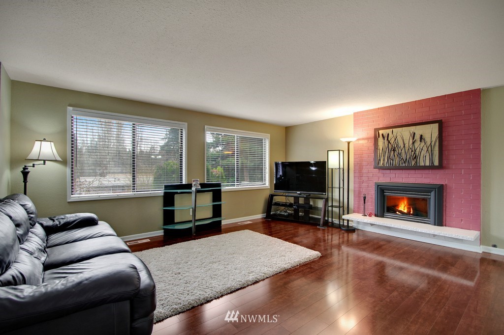 2603 Meadow Avenue North Renton, WA 98056 - Photo 3 of 11 Gallery Image 3