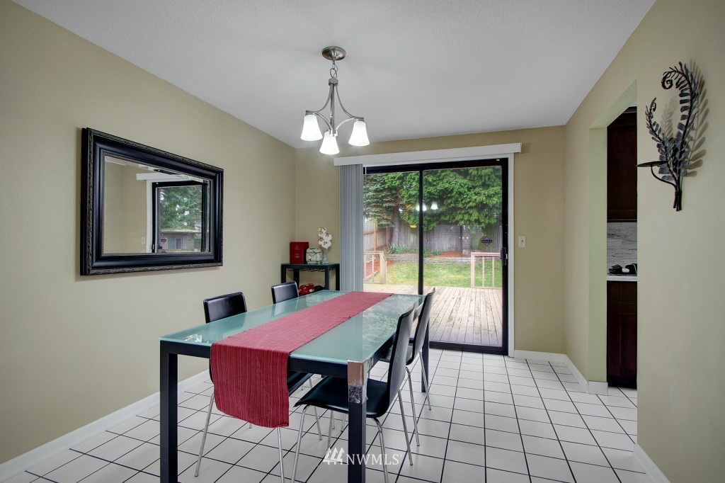 2603 Meadow Avenue North Renton, WA 98056 - Photo 4 of 11 Gallery Image 4